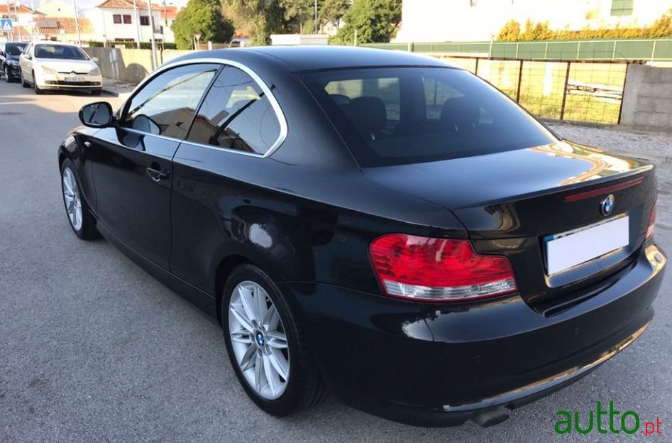 2010' BMW 118 Pack M Coupe photo #2