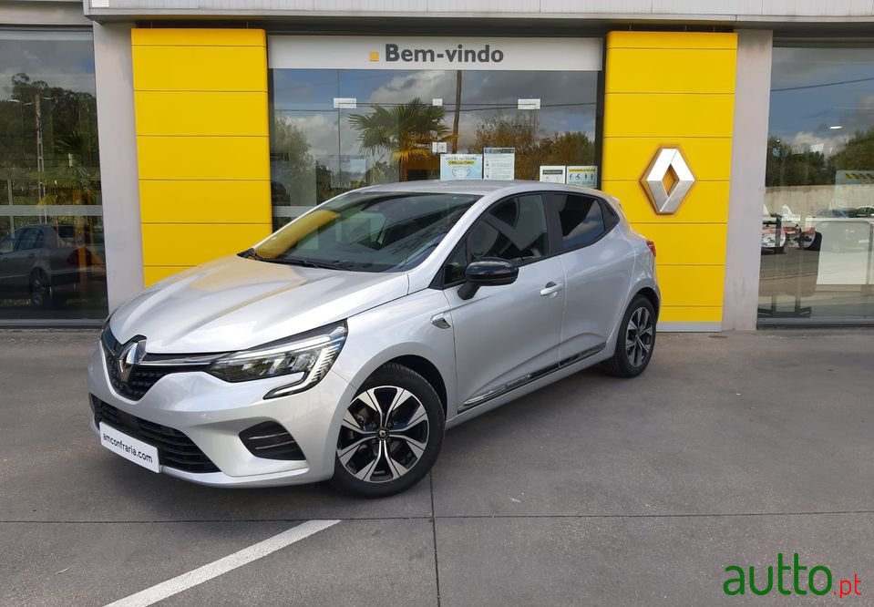 2021' Renault Clio photo #3