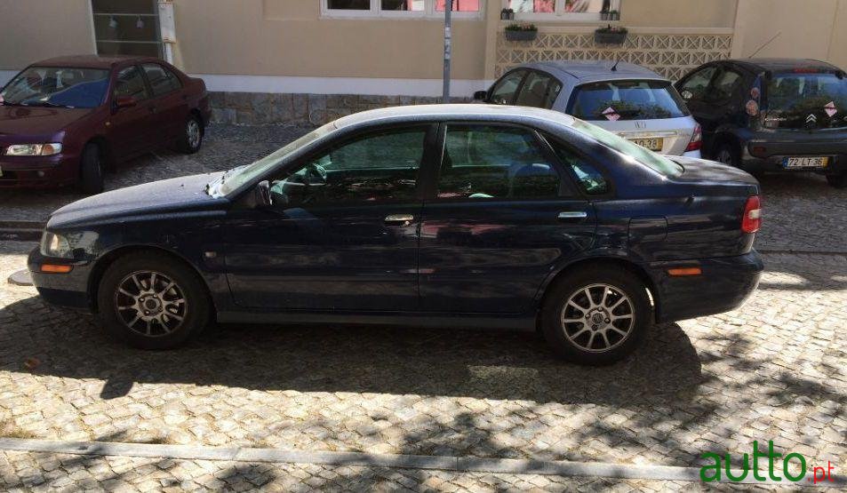 2002' Volvo S40 photo #2