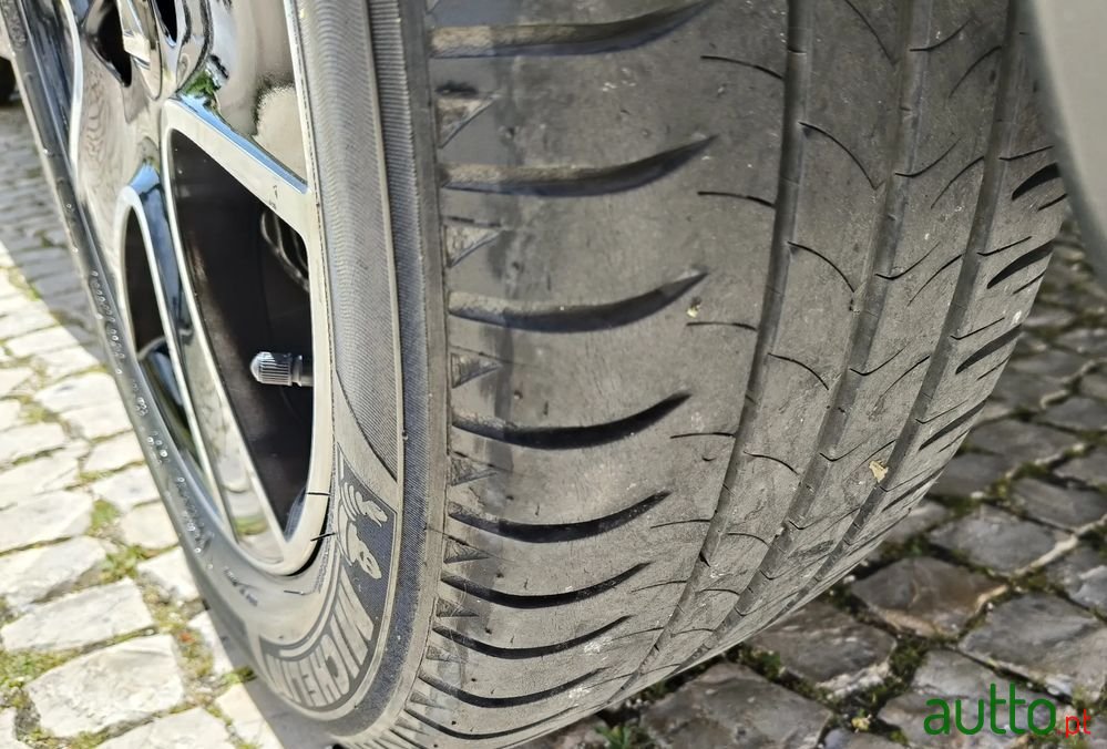 2015' Renault Clio Sport Tourer photo #5