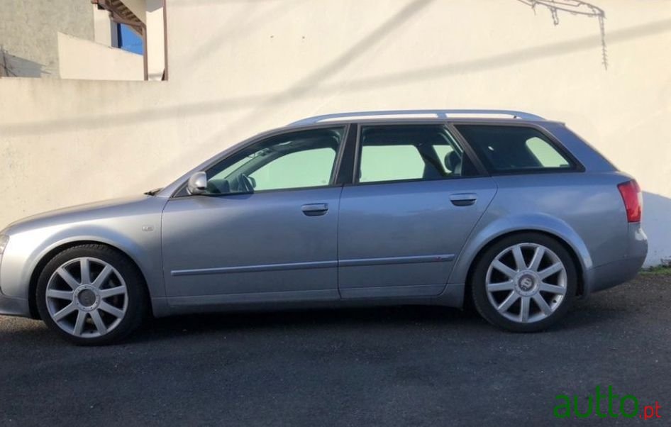 2002' Audi A4 Avant photo #4