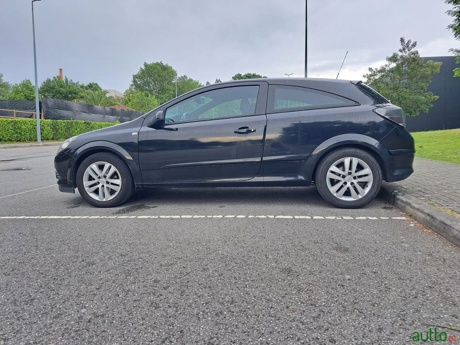 2008' Opel Astra Gtc photo #1