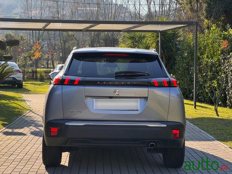 2020' Peugeot 2008 1.5 Bluehdi Allure photo #4