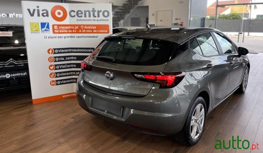 2018' Opel Astra photo #4