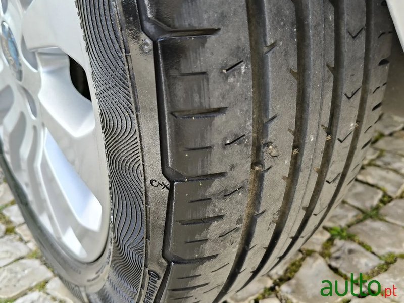 2010' Ford Ka 1.2 Titanium photo #5