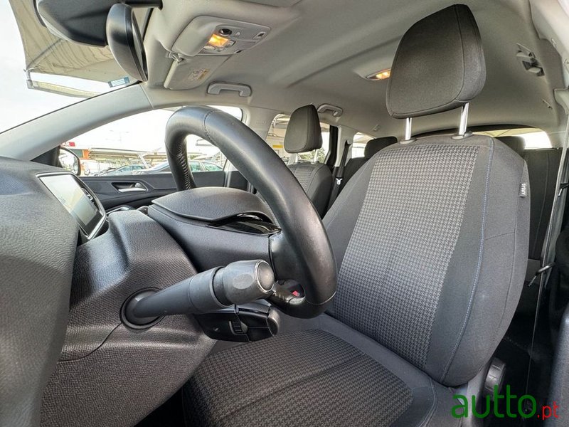 2020' Peugeot 308 Sw photo #3