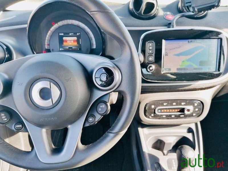2018' Smart Fortwo photo #3
