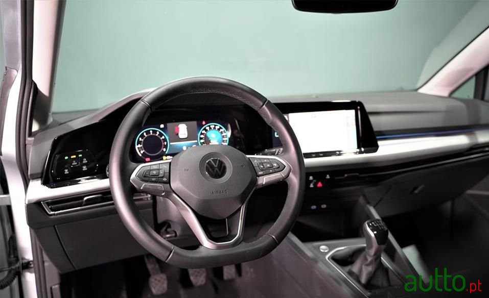 2021' Volkswagen Golf photo #5