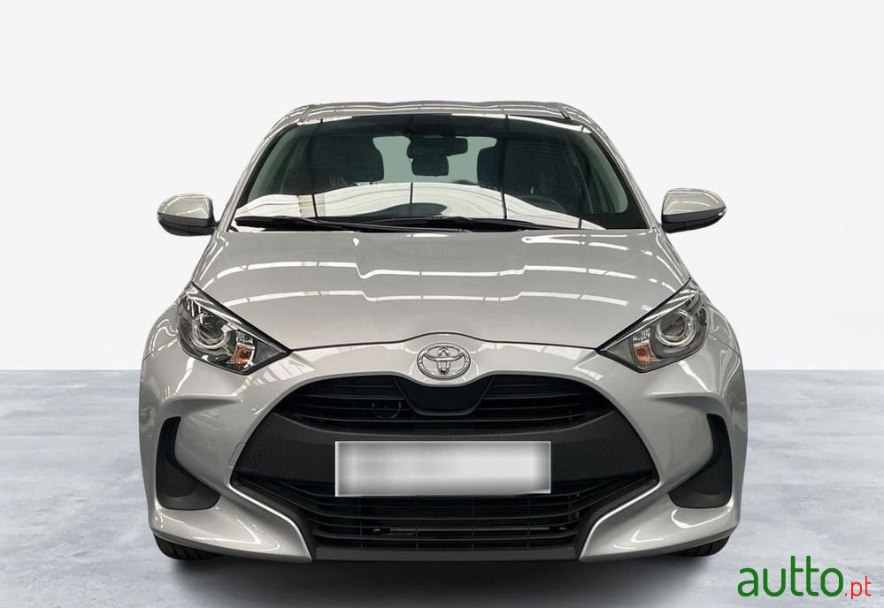 2022' Toyota Yaris photo #2