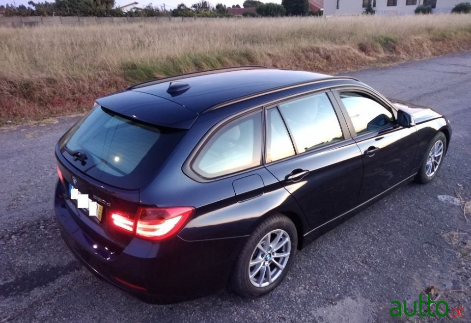 2013' BMW 320 photo #5