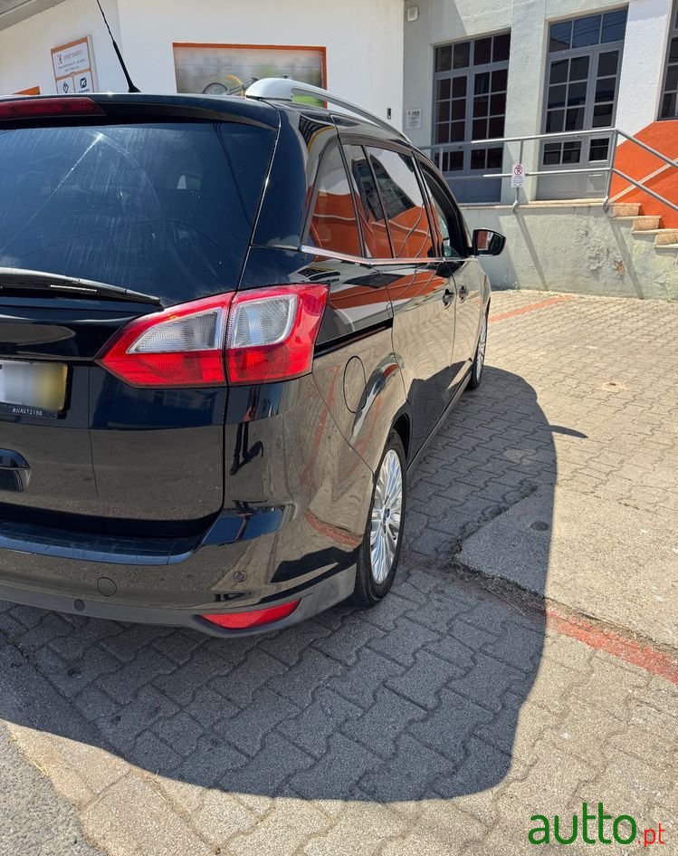 2012' Ford Grand C-MAX photo #4