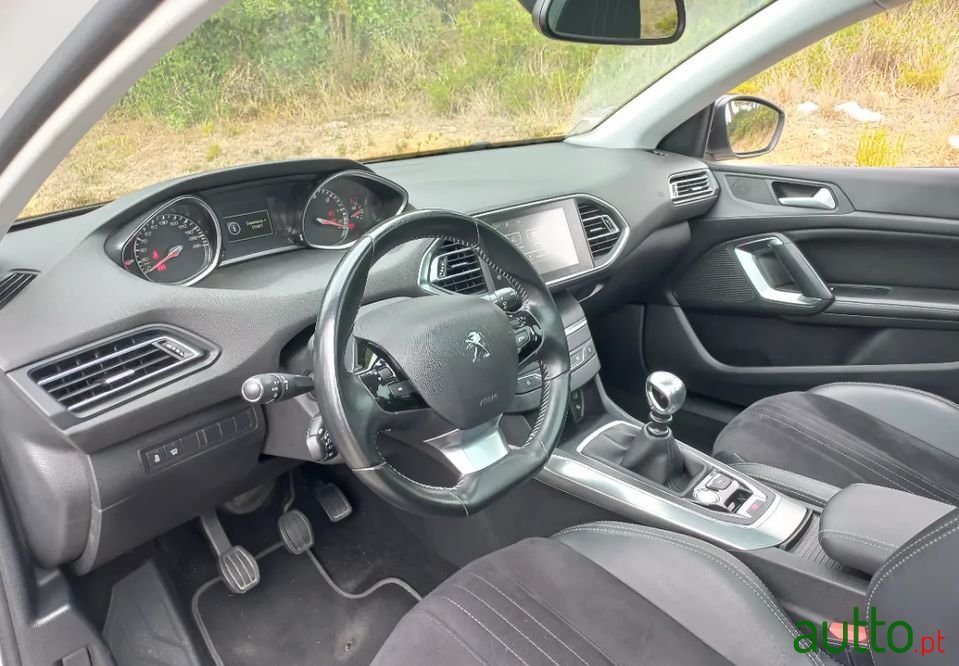 2016' Peugeot 308 photo #4