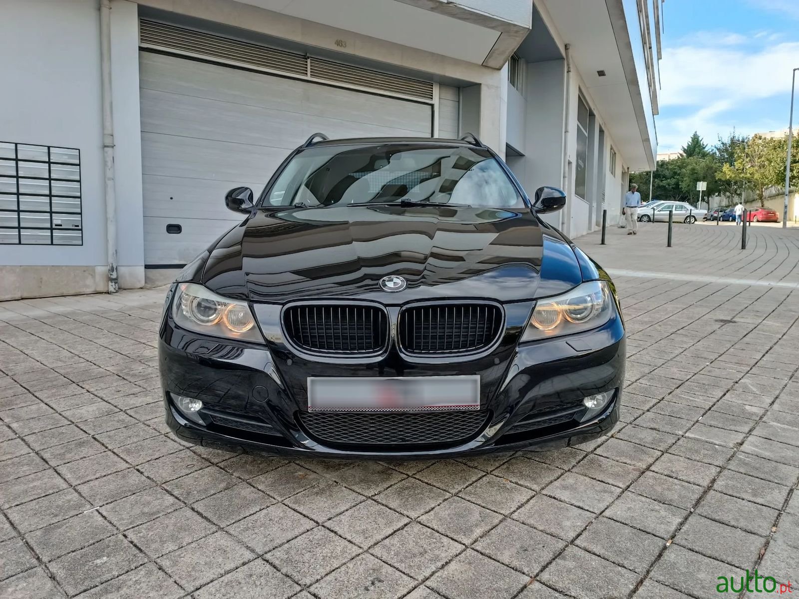 2009' BMW 318 photo #3