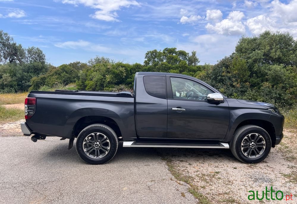 2021' Mitsubishi L200 photo #2