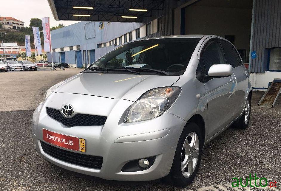 2010' Toyota Yaris 1.0 Vvt-I Rock In Rio photo #2