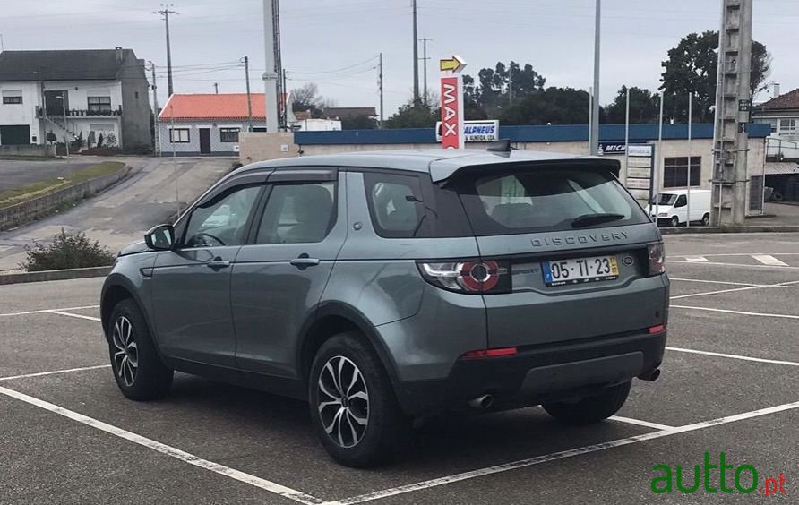 2017' Land Rover Discovery Sport photo #4