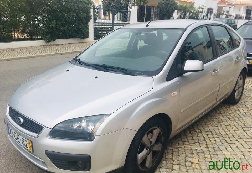 2006' Ford Focus photo #2