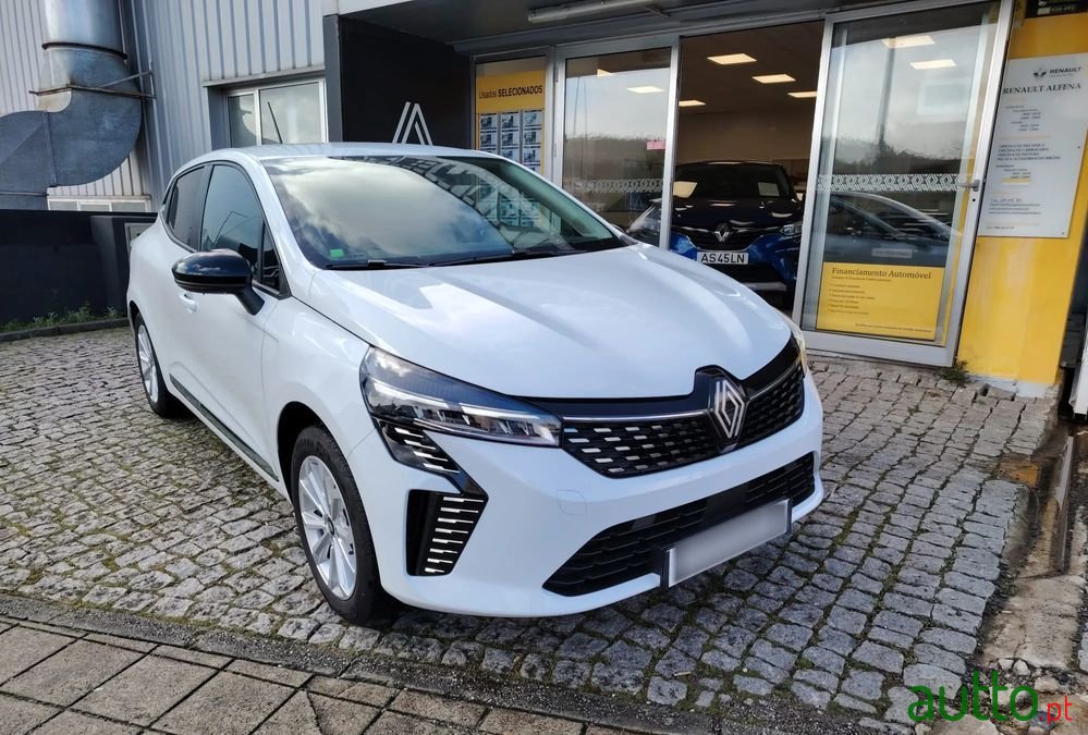 2024' Renault Clio photo #3