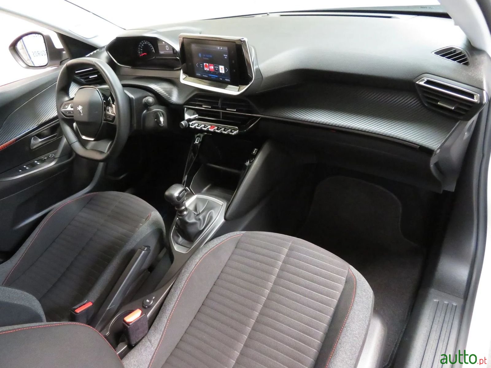 2021' Peugeot 2008 photo #6