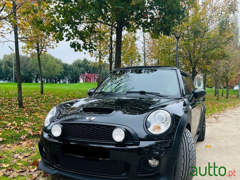 2009' MINI 3 Portas John Cooper Works photo #4
