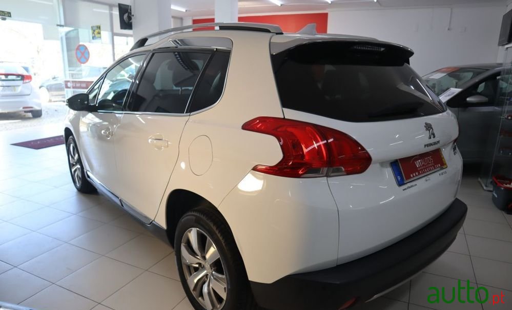 2015' Peugeot 2008 photo #3