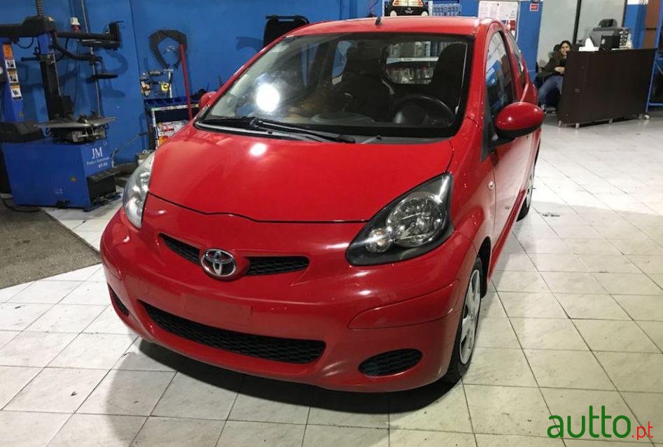 2009' Toyota Aygo photo #2