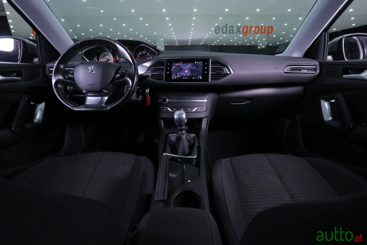 2018' Peugeot 308 Sw photo #6