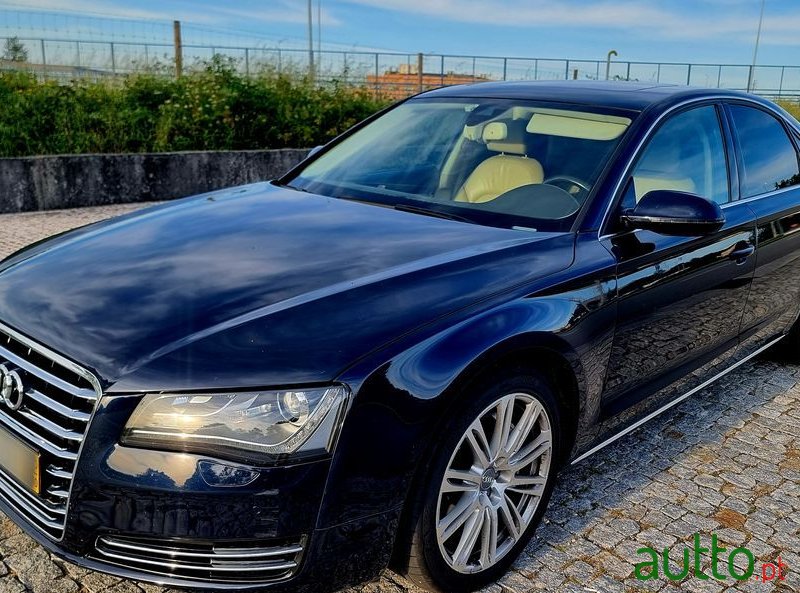 2010' Audi A8 photo #2