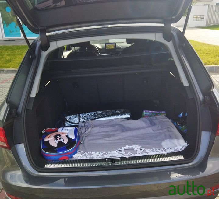 2017' Audi A4 Avant photo #3