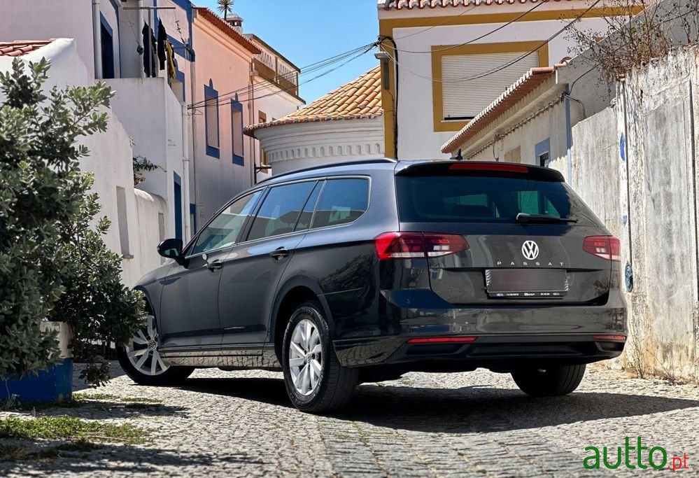 2019' Volkswagen Passat photo #4