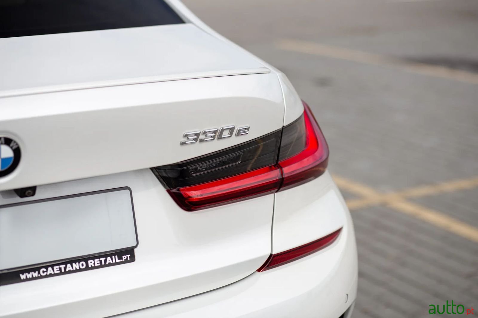 2020' BMW 330 photo #4