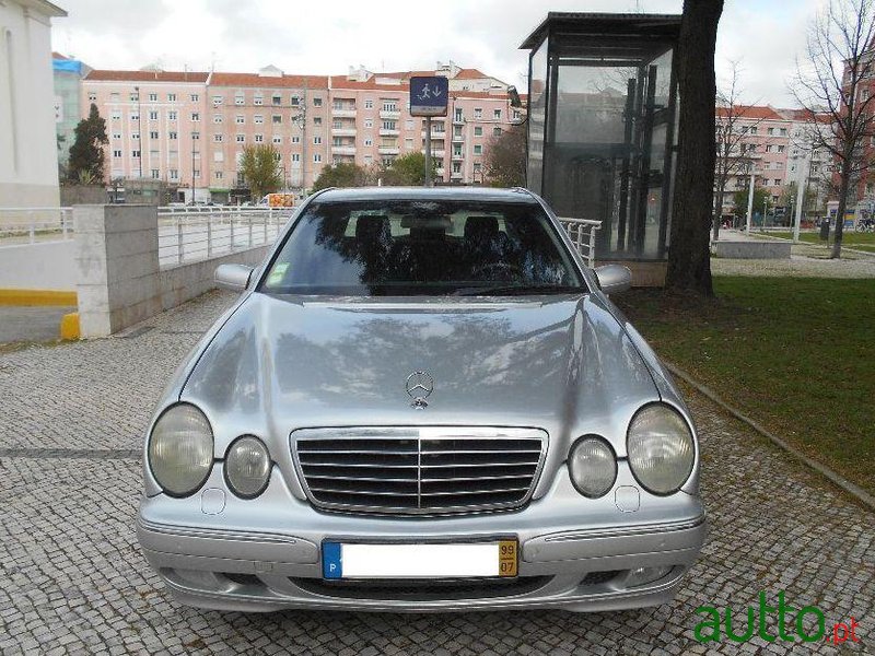 1999' Mercedes-Benz E-200 photo #2
