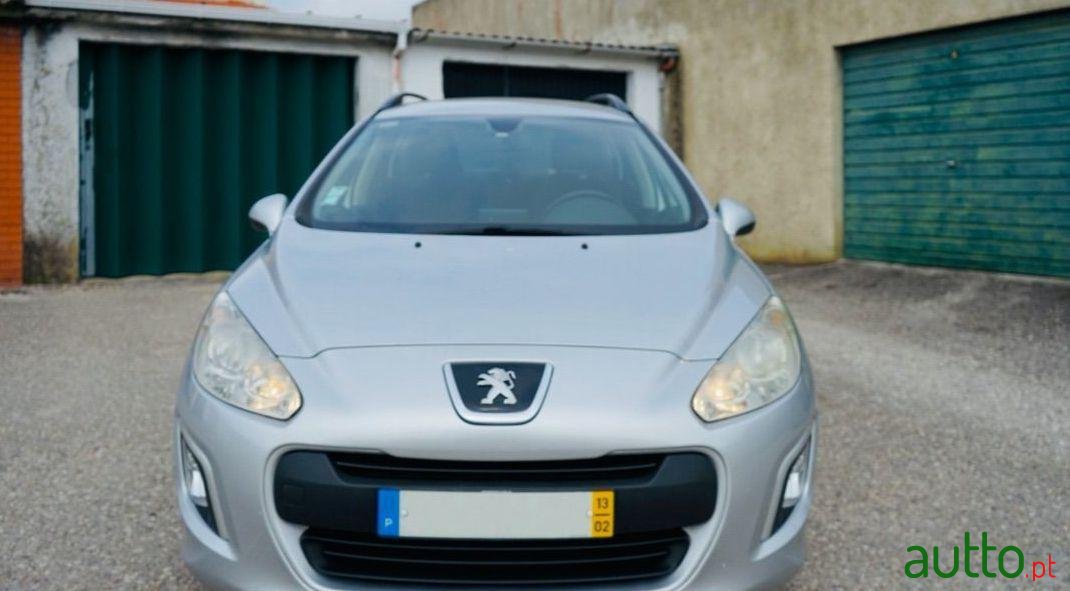 2013' Peugeot 308 Sw photo #2