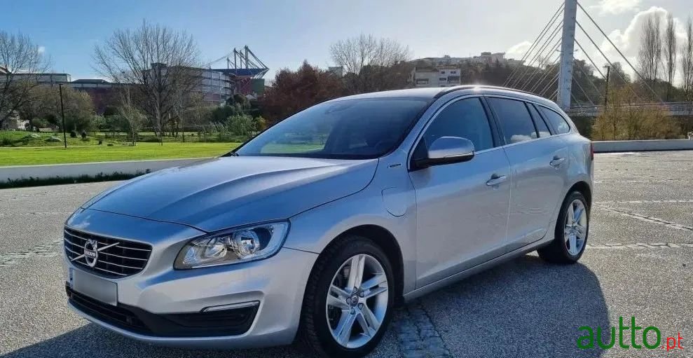 2017' Volvo V60 photo #2