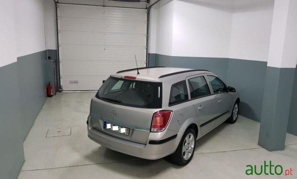 2006' Opel Astra-Caravan 1.3 Cdti Enjoy photo #1