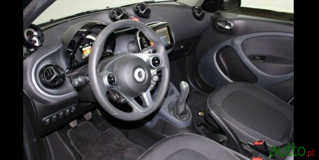 2017' Smart Forfour photo #3