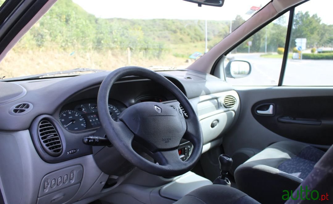 2002' Renault Scenic photo #5
