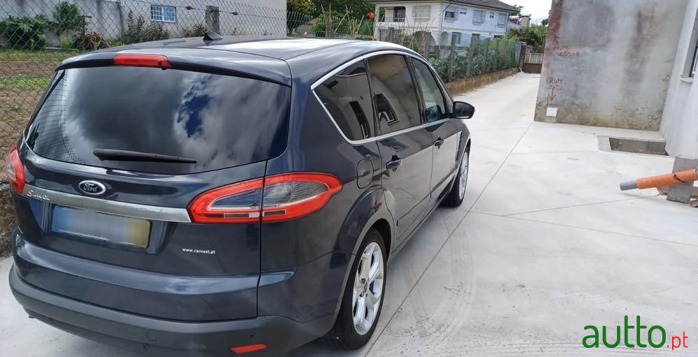 2011' Ford S-Max photo #2