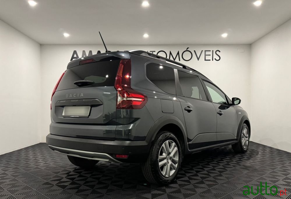 2023' Dacia Jogger photo #3