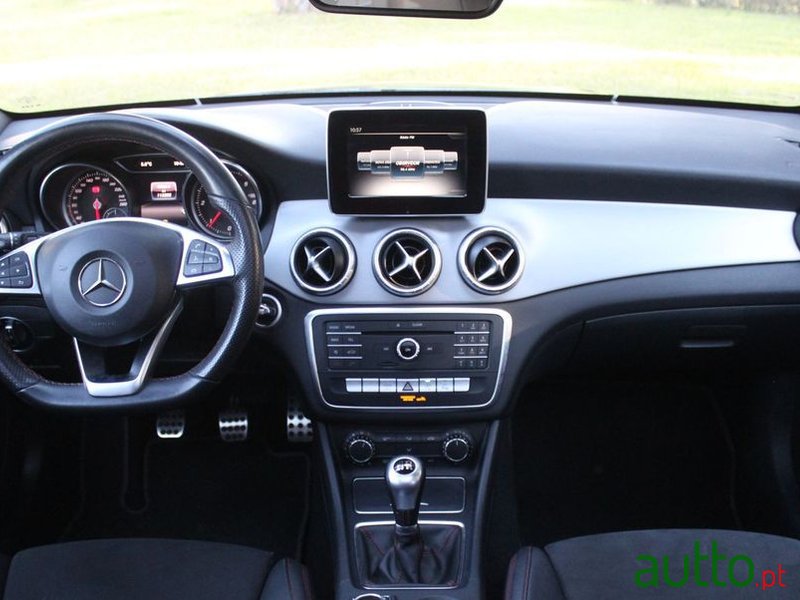 2016' Mercedes-Benz Cla-180 photo #5