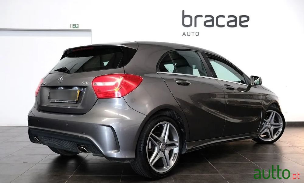 2014' Mercedes-Benz Classe A photo #4