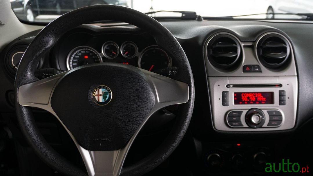 2012' Alfa Romeo MiTo photo #4