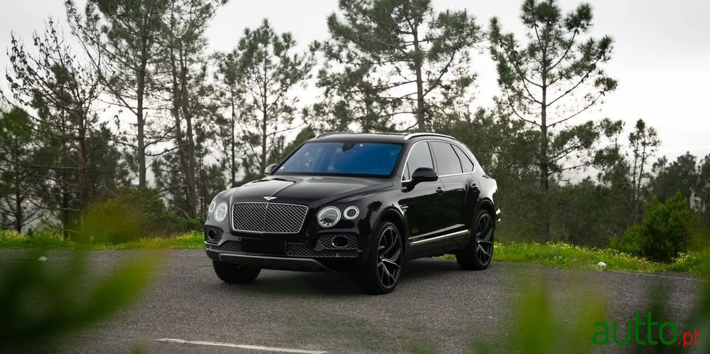 2017' Bentley Bentayga V8 photo #1