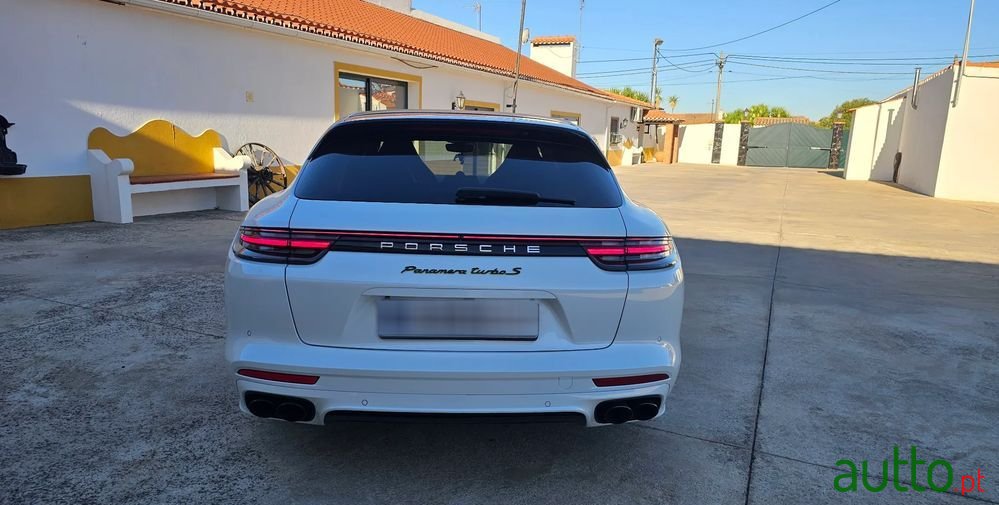 2017' Porsche Panamera Sport Turismo photo #4