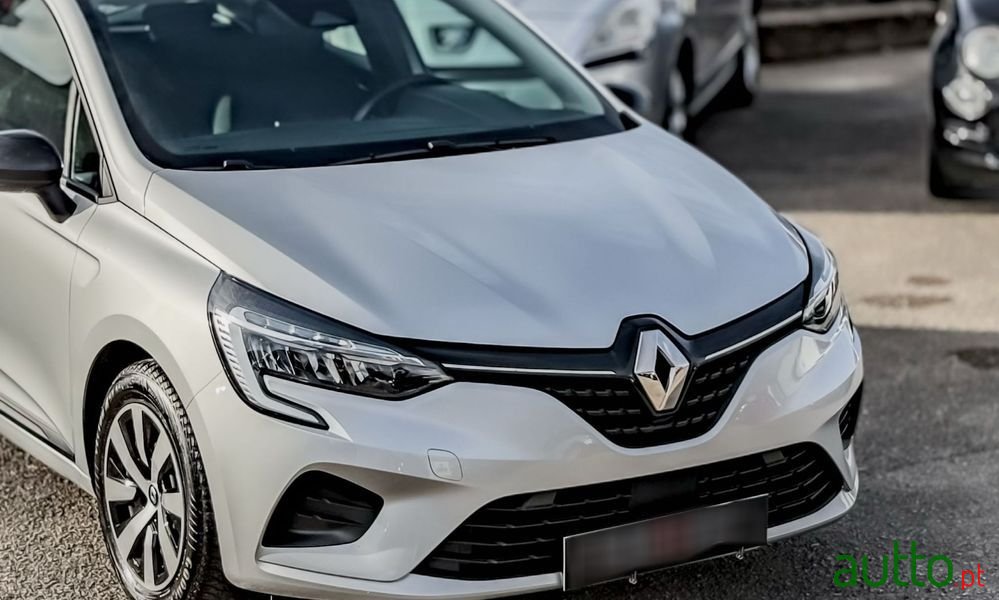 2022' Renault Clio photo #3