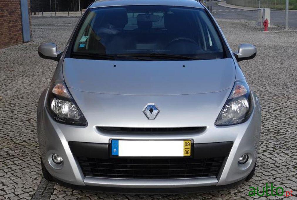 2009' Renault Clio 1.2 16V Dynamique S photo #1