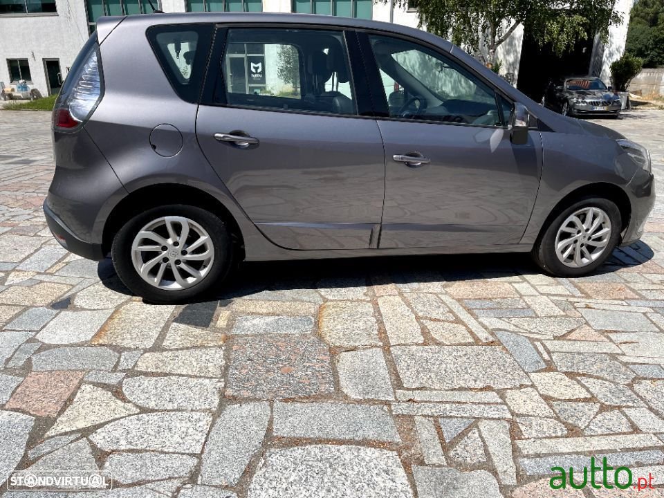 2012' Renault Scenic photo #4