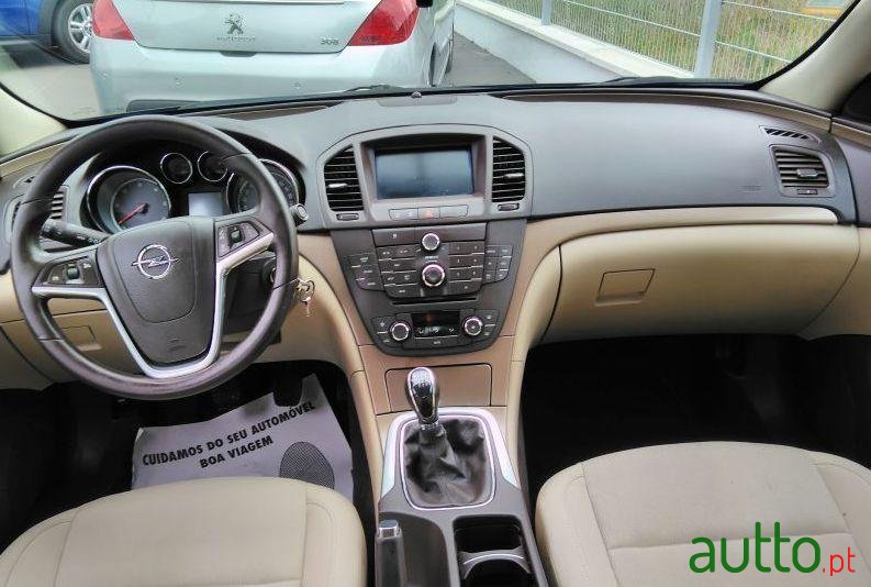 2009' Opel Insignia 2.0 Cdti photo #2