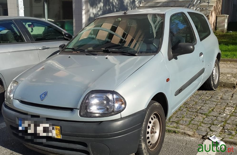 1999' Renault Clio photo #1