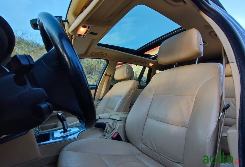 2009' BMW 525 photo #6